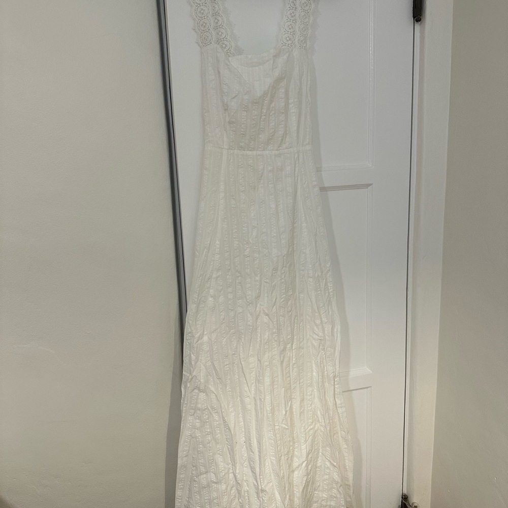 Elegant White Lace Maxi Dress